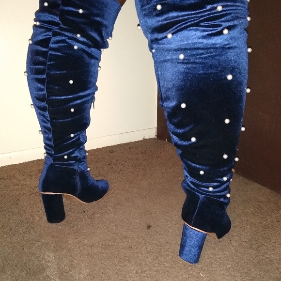 Thigh high boots - Picture 8 of 8